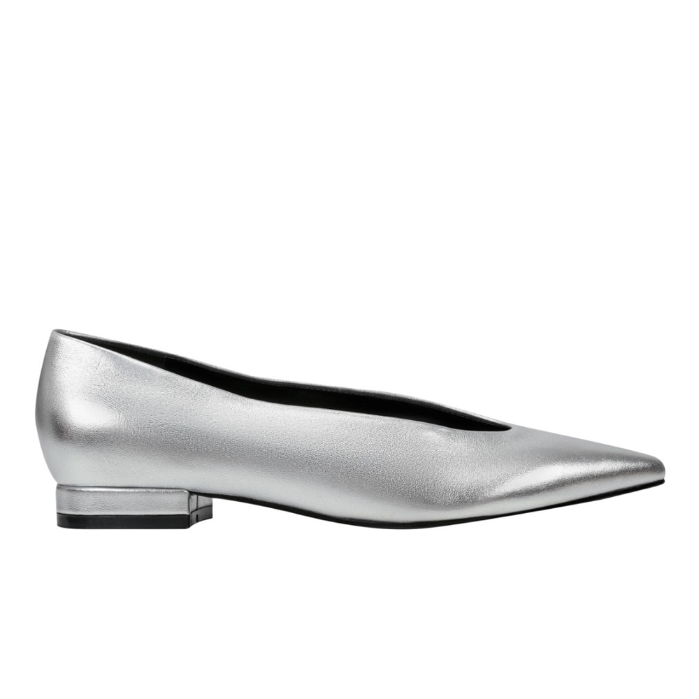 Brand new Marc Fisher GUNNER POINTED TOE LEATHER FLAT, size 8.5M - Picture 3 of 8